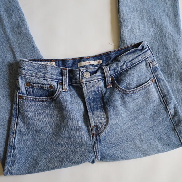 LEVIS Size 25 Wedgie Jeans Frayed hems - Picture 5 of 10